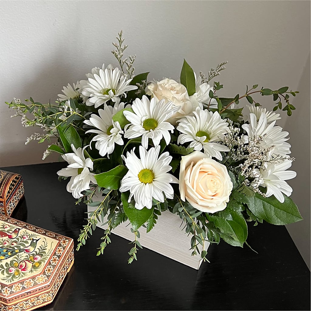 Fresh Linen Box Bouquet – RUTH'S FLOWERS AND GIFTS, Marshfield MO