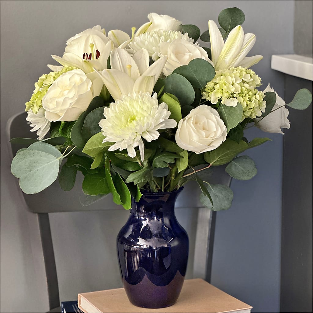 Snowy Dreams Bouquet – RUTH'S FLOWERS AND GIFTS, Marshfield MO