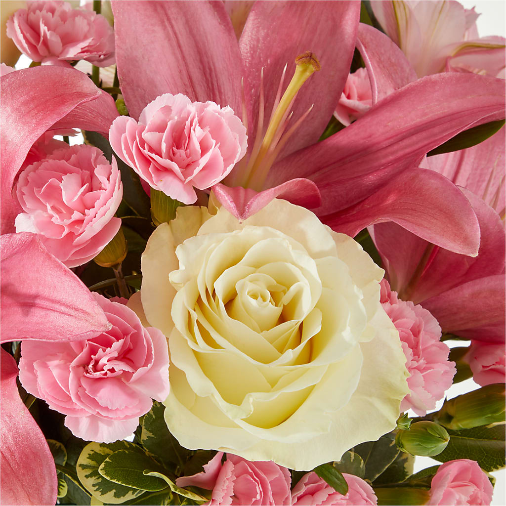 Piece of Cake Bouquet – RUTH'S FLOWERS AND GIFTS, Marshfield MO